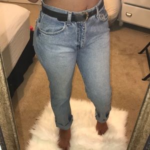 Calvin Klein High-Waisted Jeans!